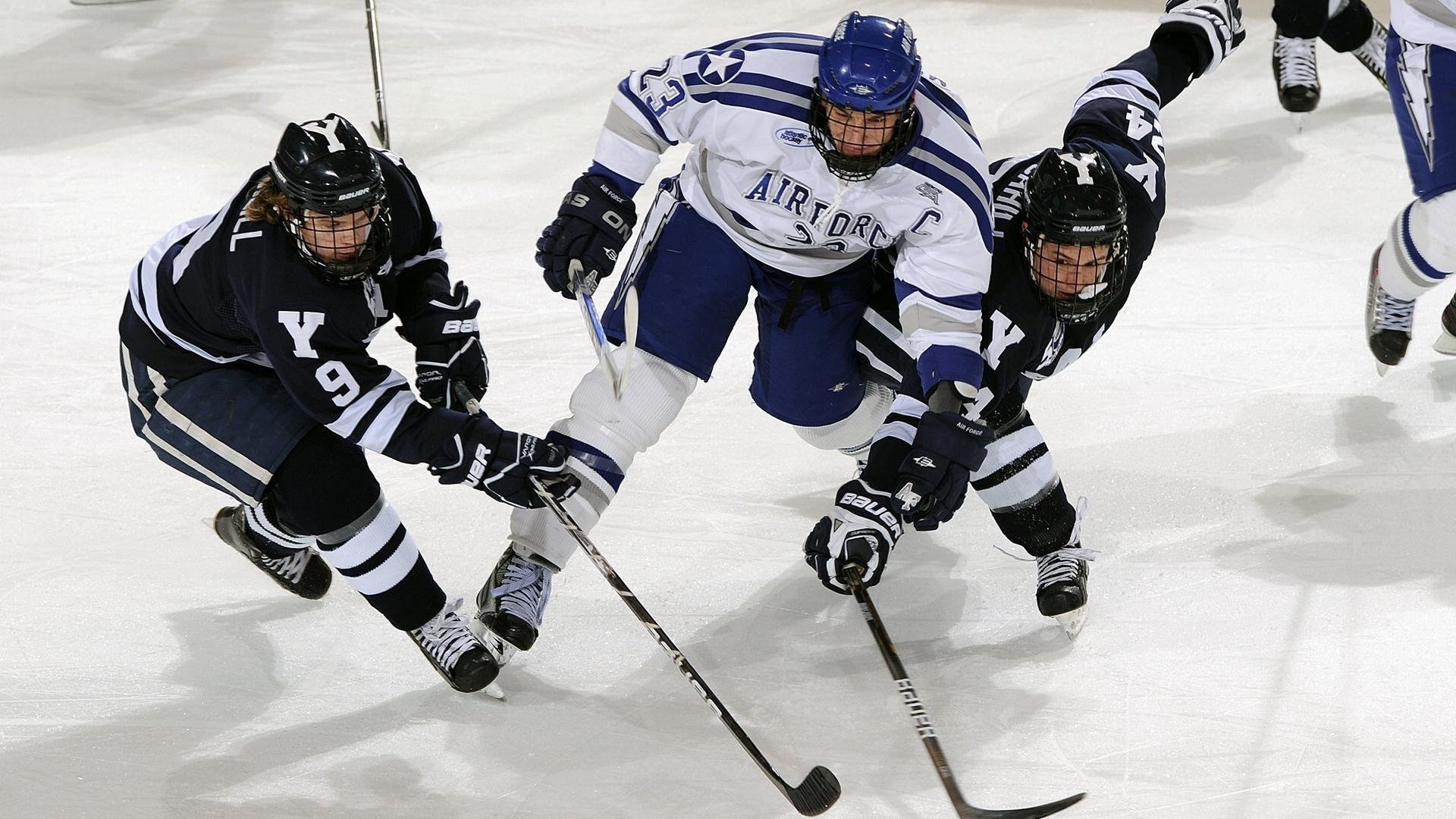 赛场上球员们的激情表现令人动容，球员们在赛场上展现